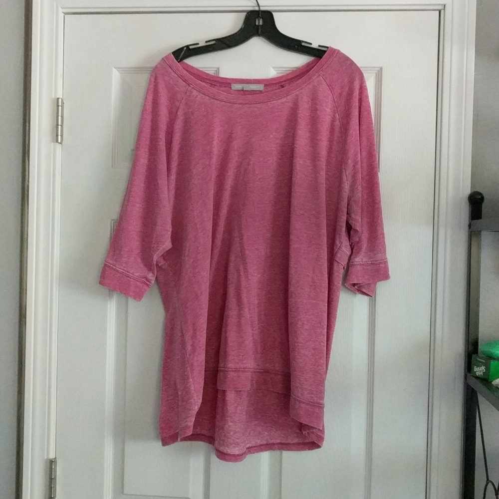 Pink acid washed ladies top, hi lo hem, boatneck